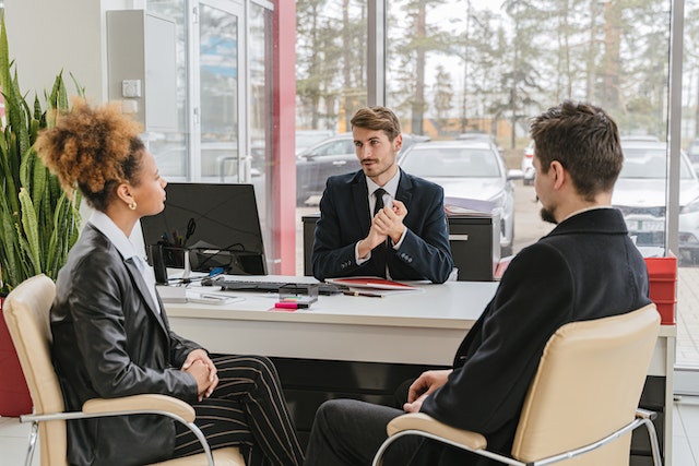 How to treat customers professionally