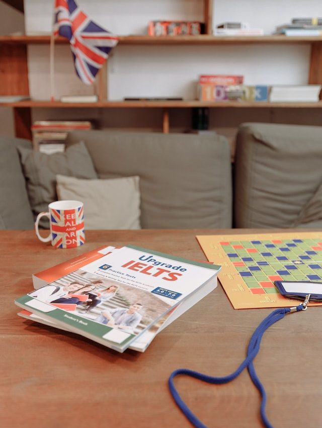 7 IELTS READING TIPS & TRICKS ACADEMIC (PDF)