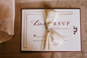 How to choose the best wedding invitation designs for an outdoor wedding