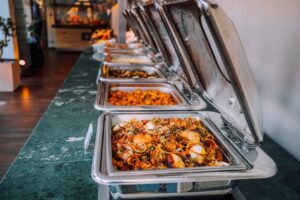 Start catering as a side hustle job