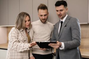 3 Factors to Consider When You Need a Loan Broker