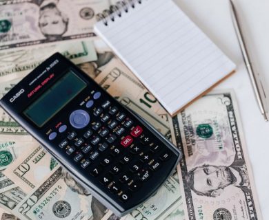 4 Ways to Keep Track of Your Expenses in 2025