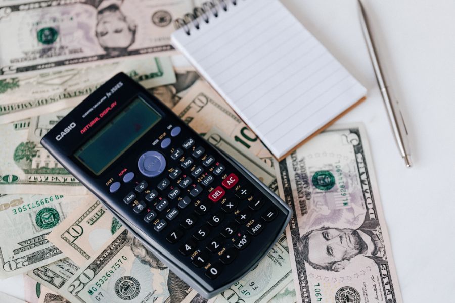 4 Ways to Keep Track of Your Expenses in 2025