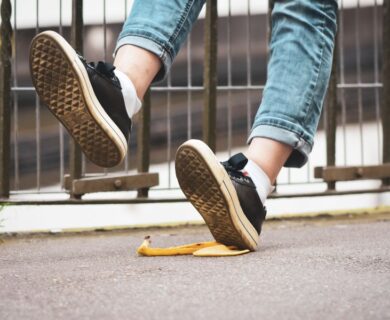 How Sliporfall.com Can Help You After a Sidewalk Slip and Fall Accident